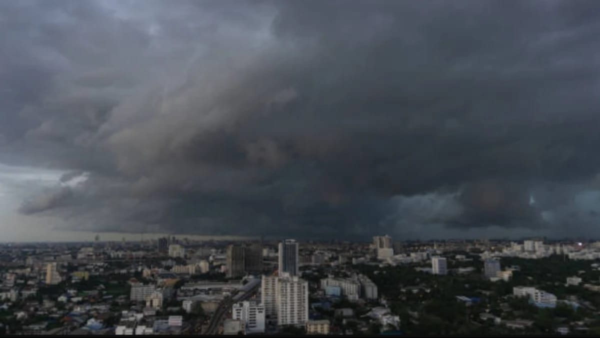 Deteksi Hujan Lebat, Menurut BMKG Ini Penyebabnya
