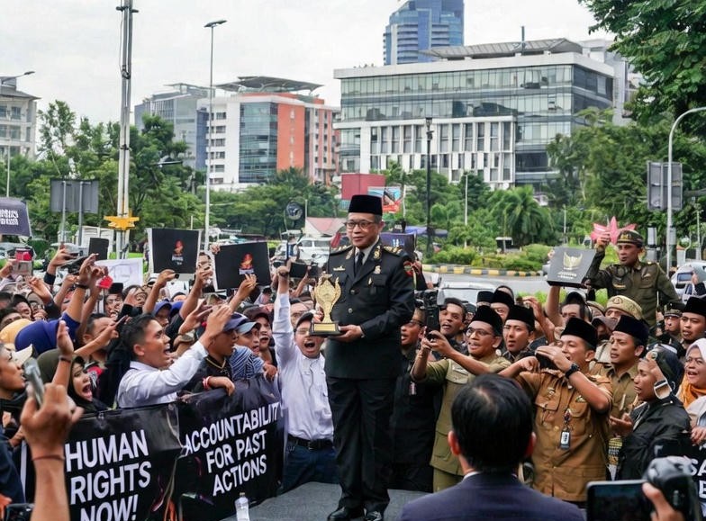 Politik Banten dan Cerita Keluarga