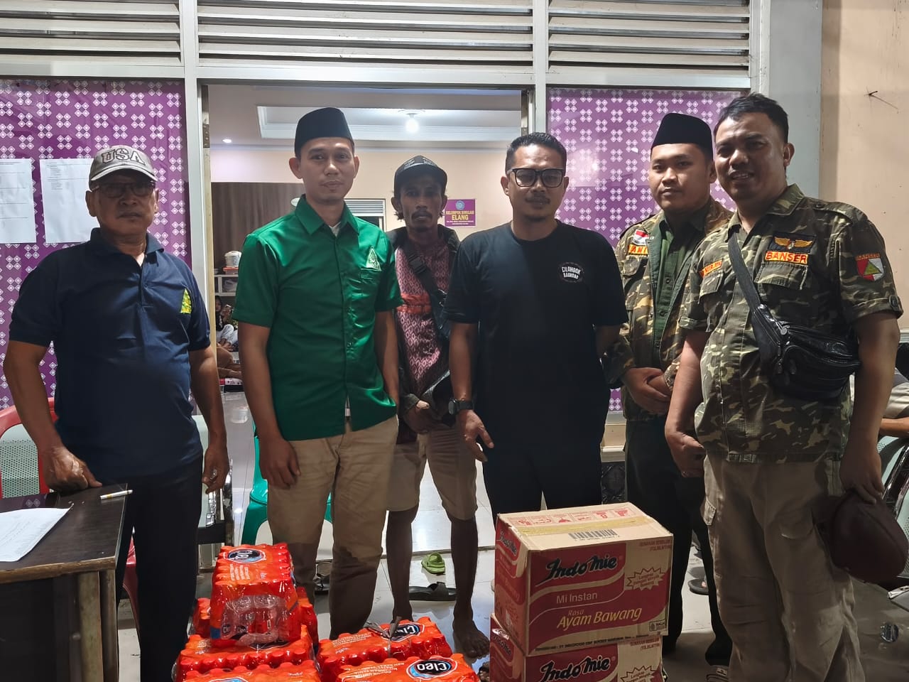 PAC GP Ansor Kecamatan Rajeg Salurkan Bantuan bagi Warga Terdampak Kebakaran TPA Jatiwaringin